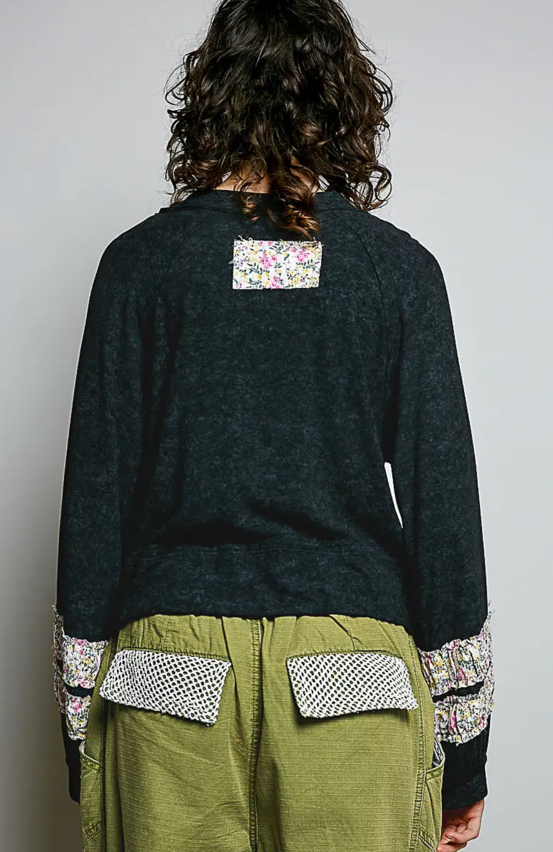 Round Neck Balloon Sleeve Solid Print
Patch Knit Top
