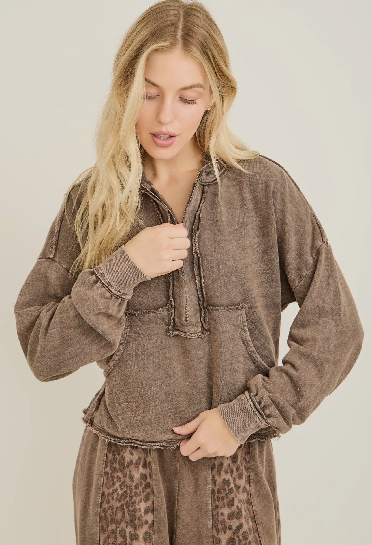 Mineral Wash Kangaroo Pocket Top
