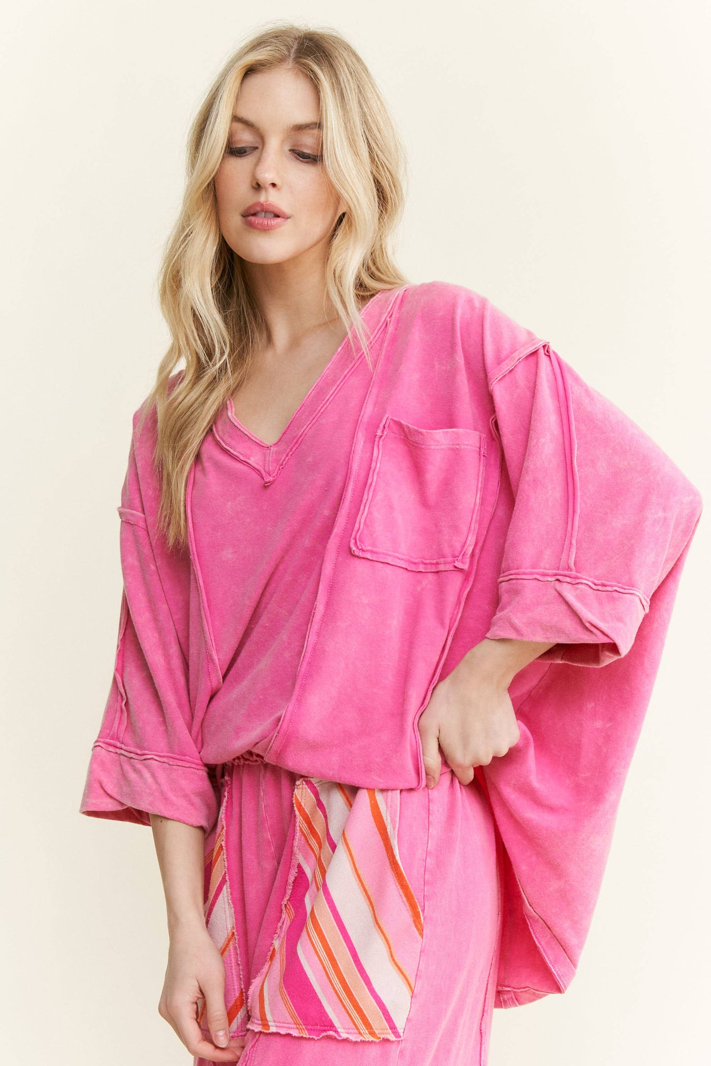 Mineral Wash Raw Detailed V-Neck Top
